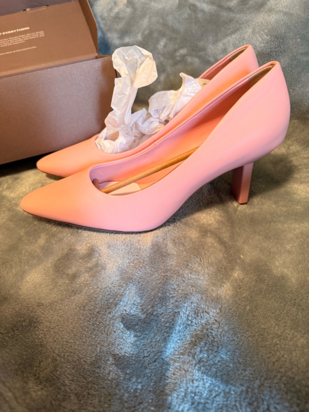 Women’s Julissa Pointed-Toe Pink Pumps